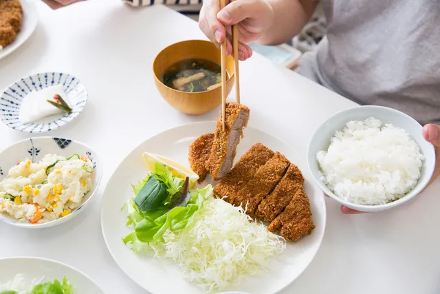 油物で下痢になる!?【専門医監修】